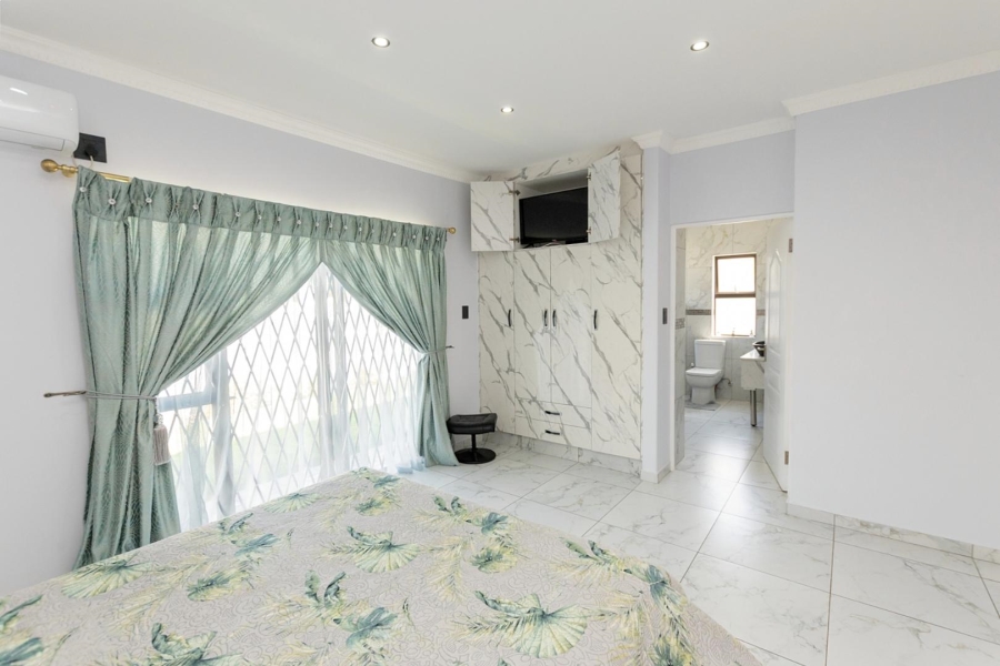 4 Bedroom Property for Sale in Country Club Western Cape